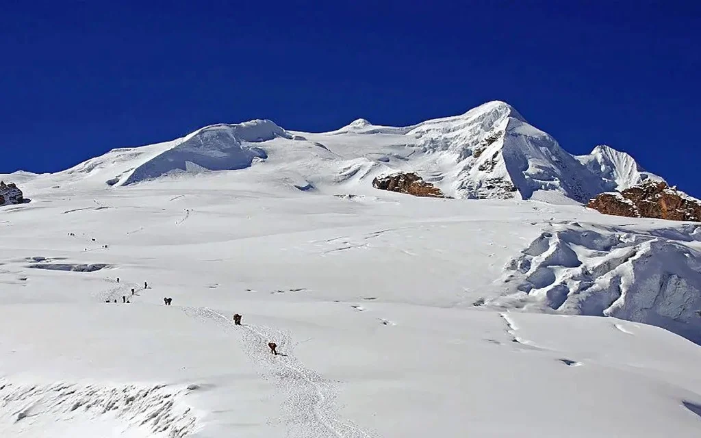Mera Peak Climbing - 18 Days Image 2